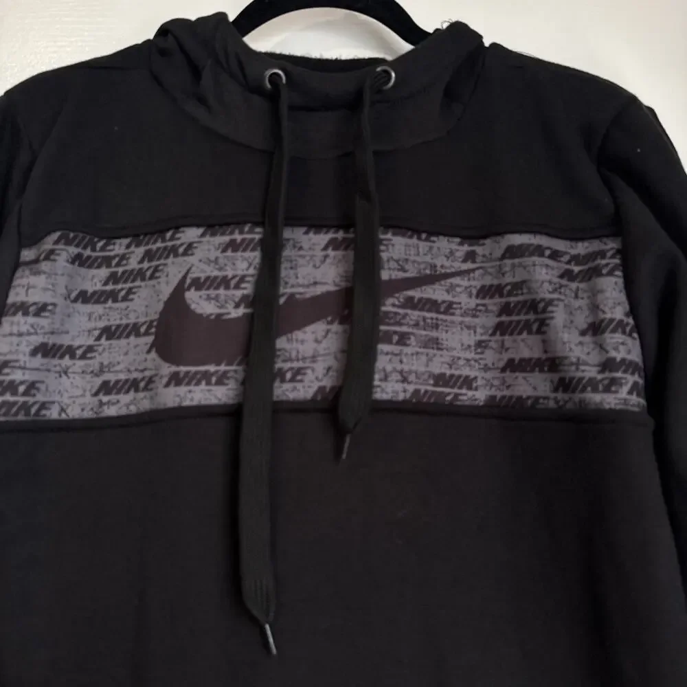 NWT Nike Graphic Black Hoodie Front Pocket Size Small